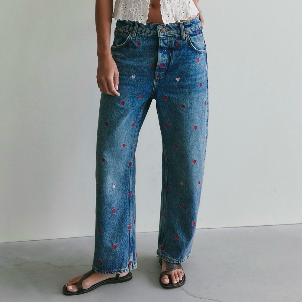 We The Free Deep Trance Blue Embroidered Heart Boyfriend Jeans - Size 29 - NWT
